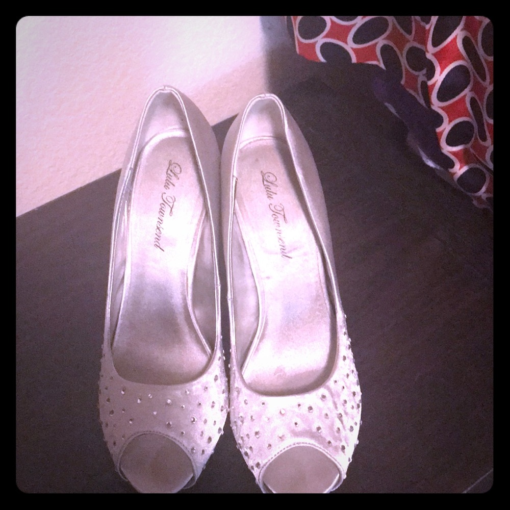 Silver 3inch heel shoes